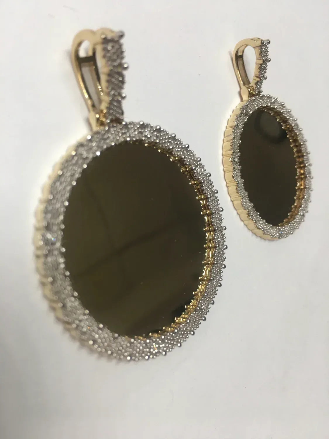 10 Karat Yellow Gold Memorial Portrait Pendant image 1