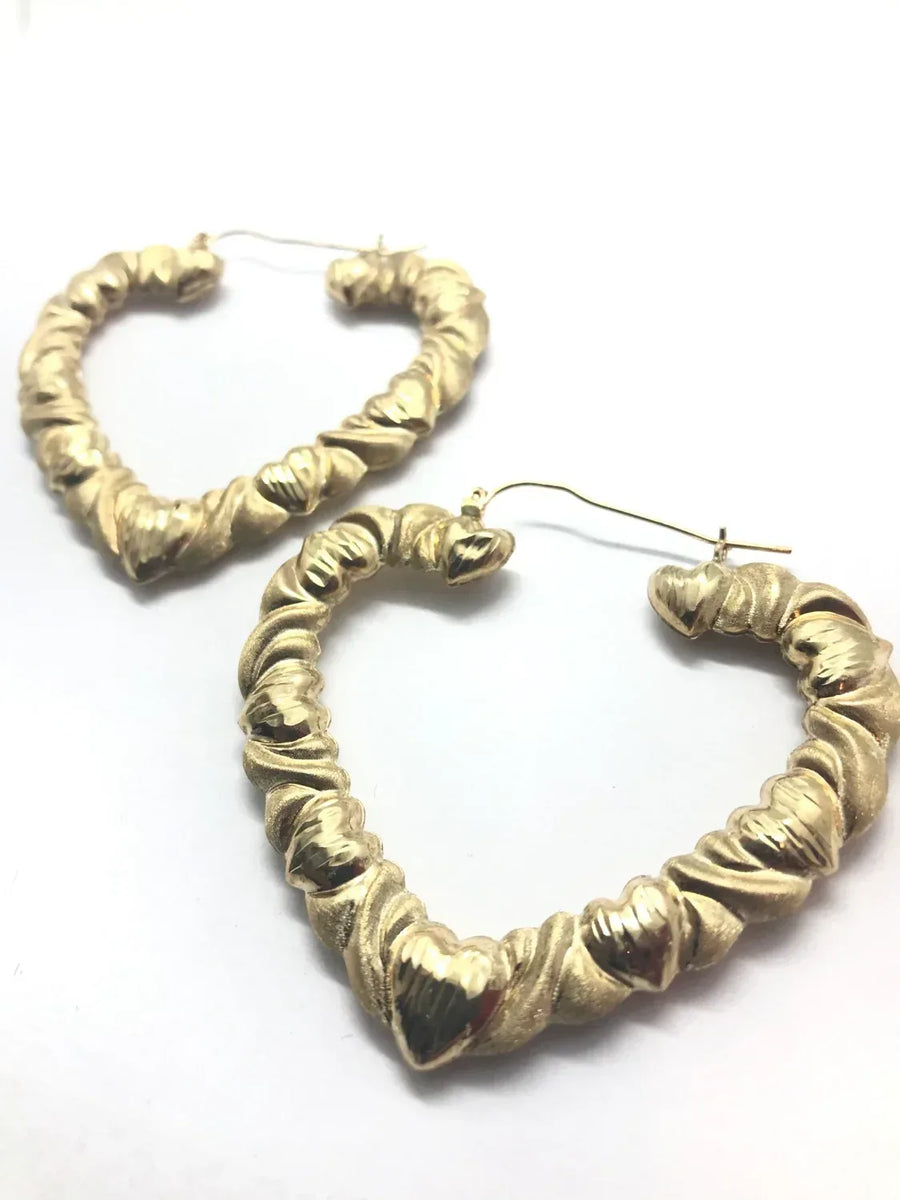 10 Karat Yellow Gold Heart Shaped Earrings image 0