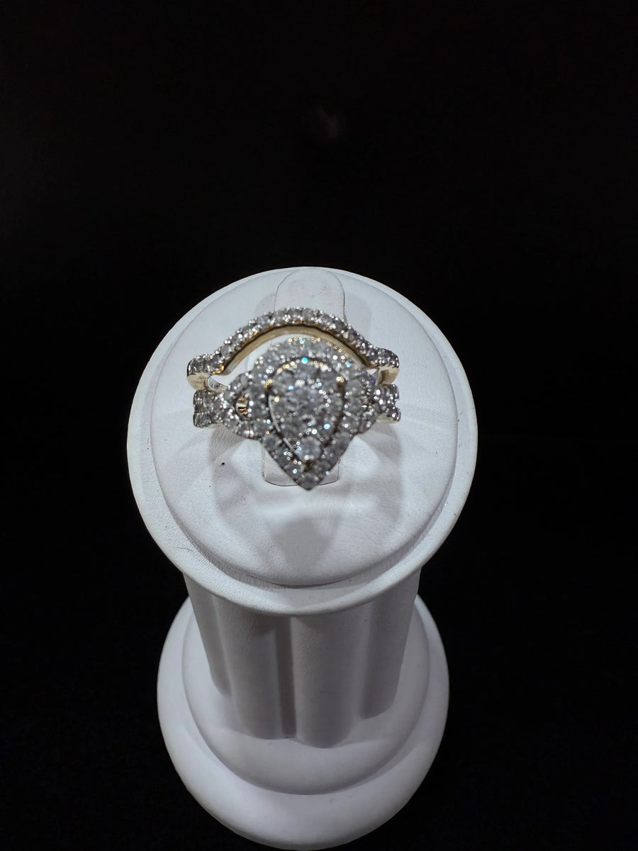Pear Cut Bridal Set image 0