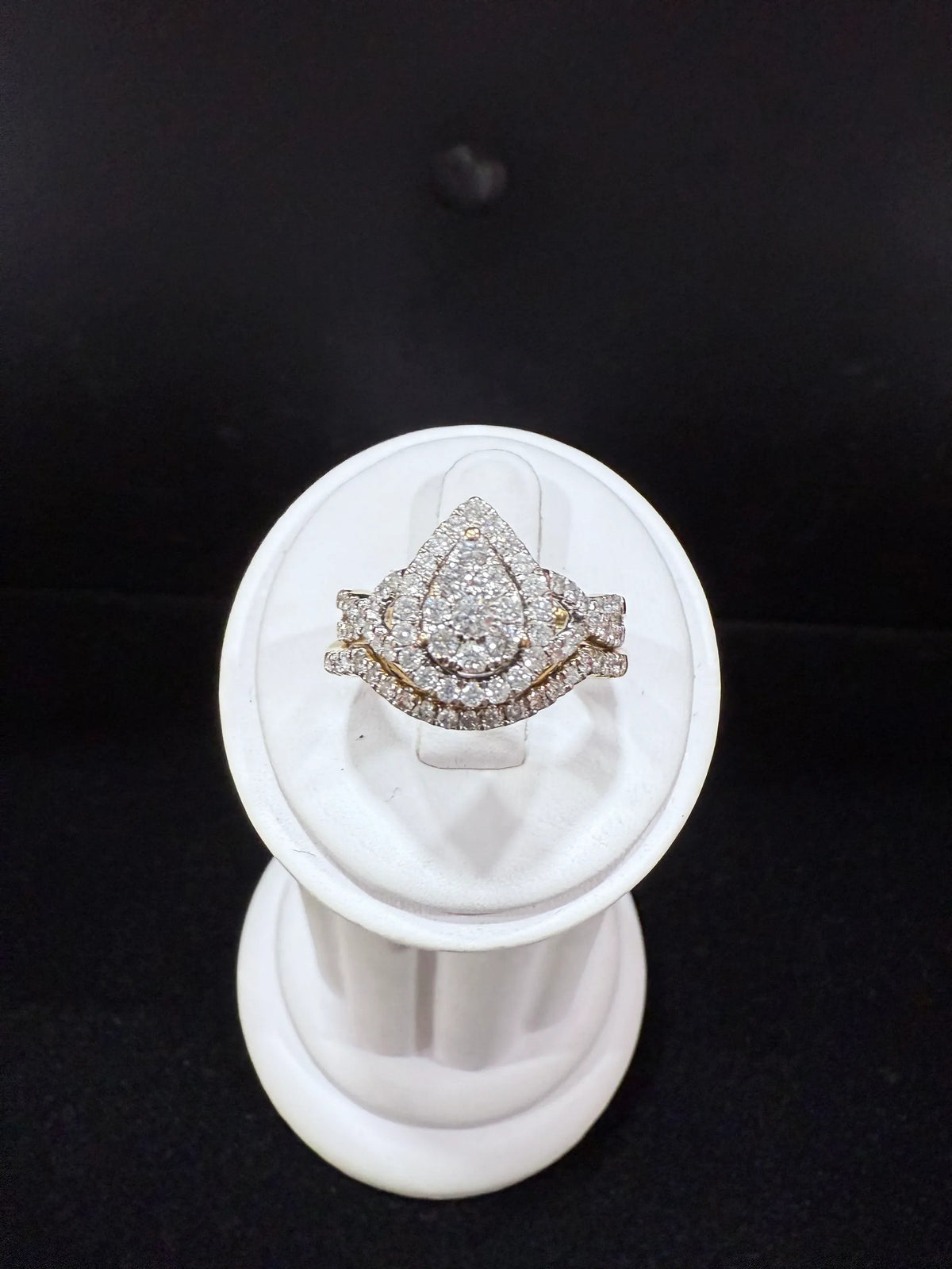 Pear Cut Bridal Set image 2