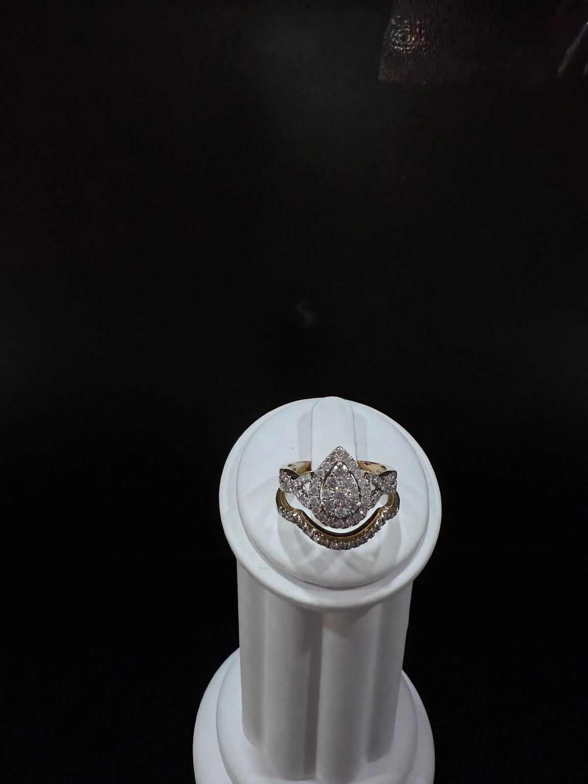 Pear Cut Bridal Set image 1